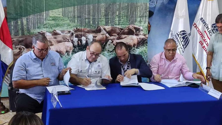 Firman acuerdo interinstitucional para racionalizar el agua en la producción pecuaria