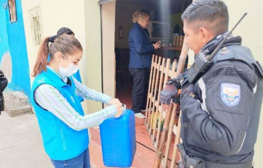 Suben a 31 los fallecidos por intoxicación con alcohol adulterado en Ecuador