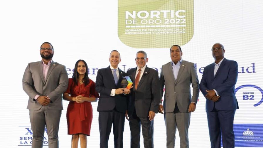 Senasa recibe reconocimiento en Semana de la Calidad