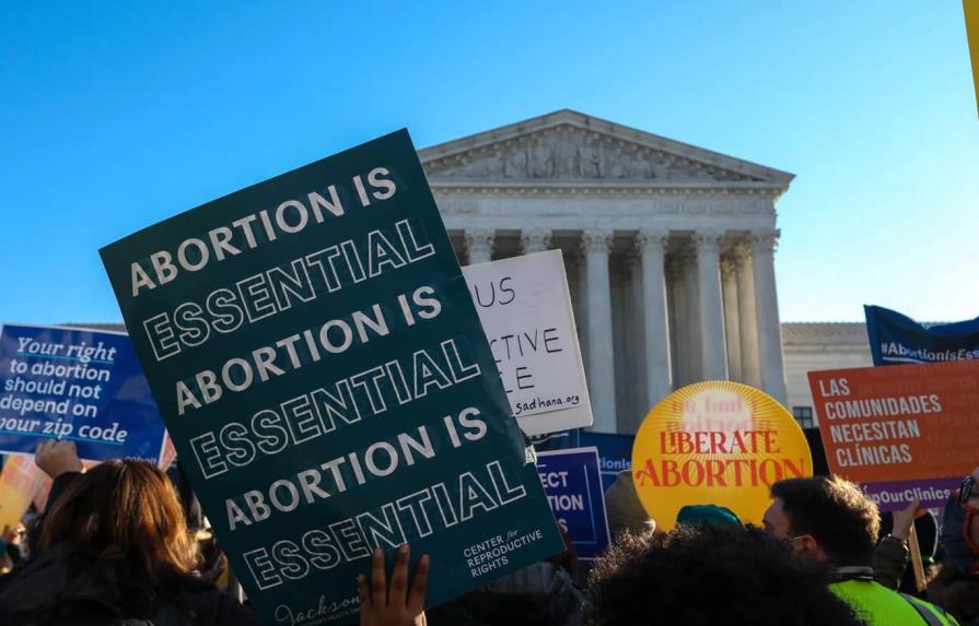 Votantes se inclinaron en la protección del aborto en referendos en EEUU
