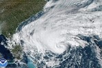 Nicole toca tierra en Bahamas y se dirige a Florida con probabilidades de llegar como huracán