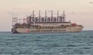 Barco de empresa Karadeniz está atracado en Santo Domingo