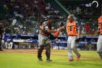 Navarro y Valdés conducen victoria de Toros sobre el Licey Navarro y Valdés conducen victoria de Toros sobre el Licey