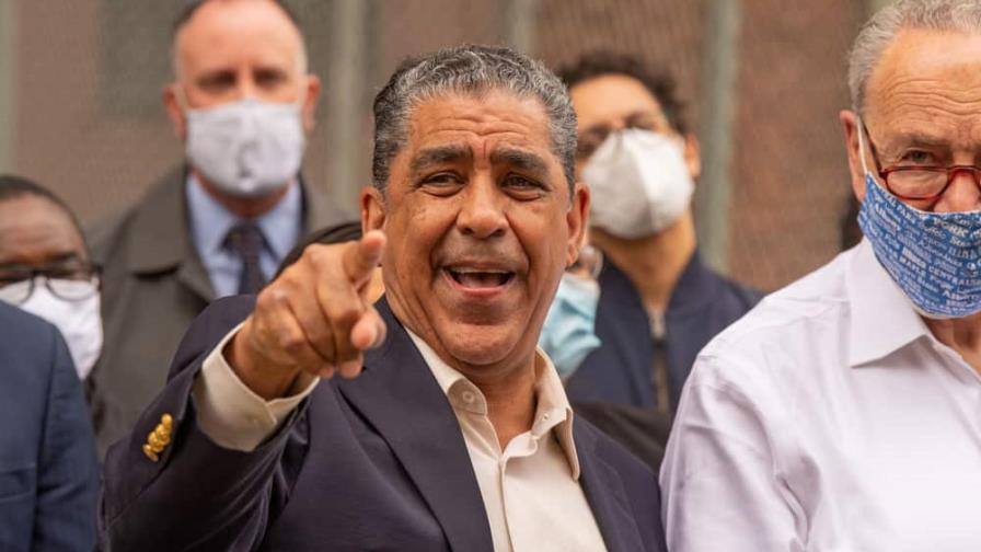 Adriano Espaillat gana reelección y continuará en el Congreso de EEUU