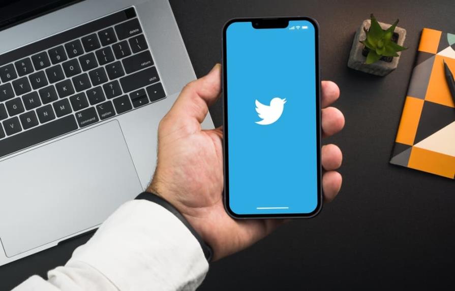 Twitter suspende pagó de ocho dólares por verificación azul
