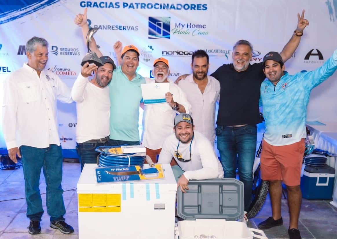  Pescadores de la lancha Reel Affair, primer lugar categoría Club.