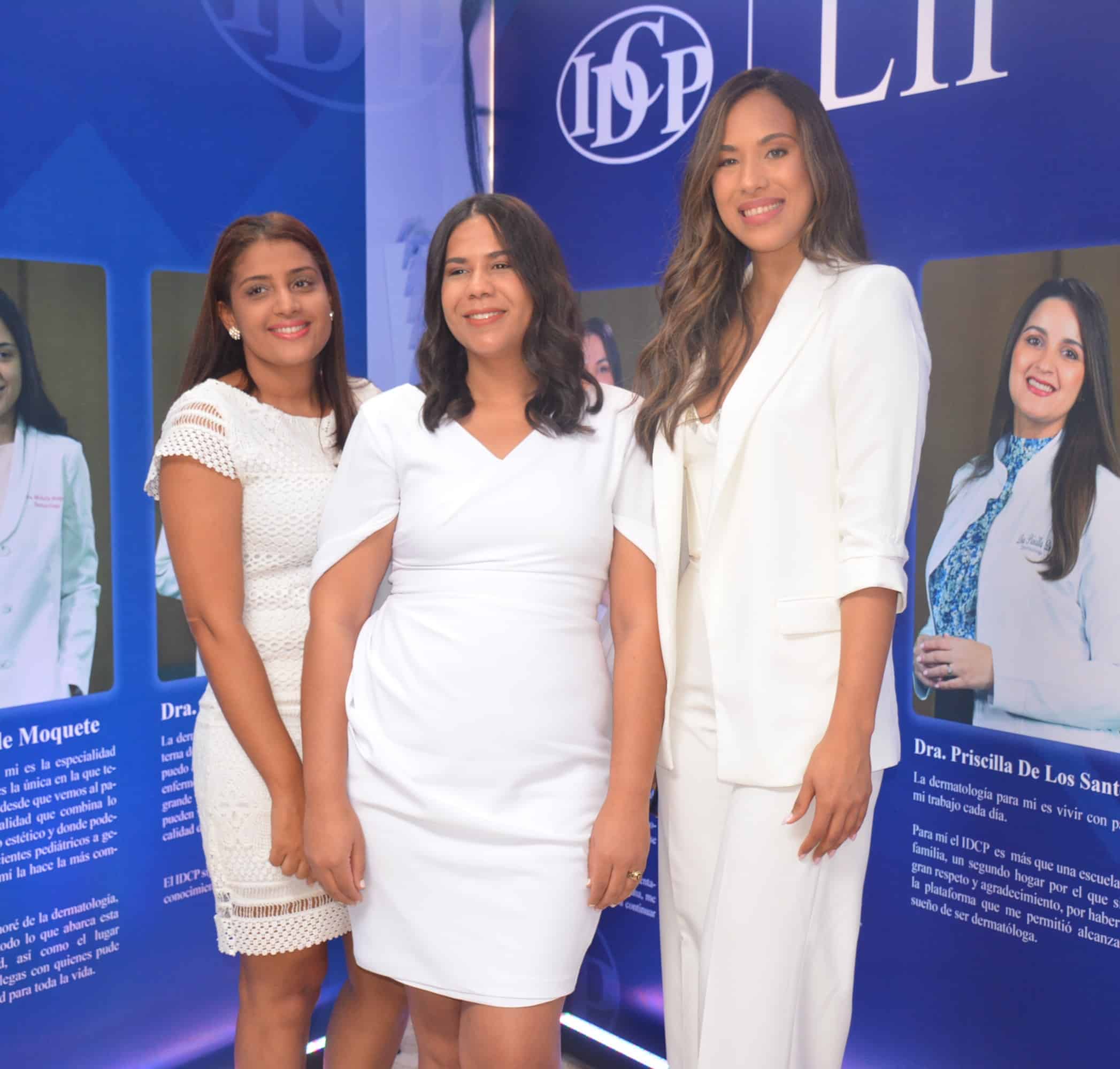Graduandas del postgrado en Cirugía Dermatológica 