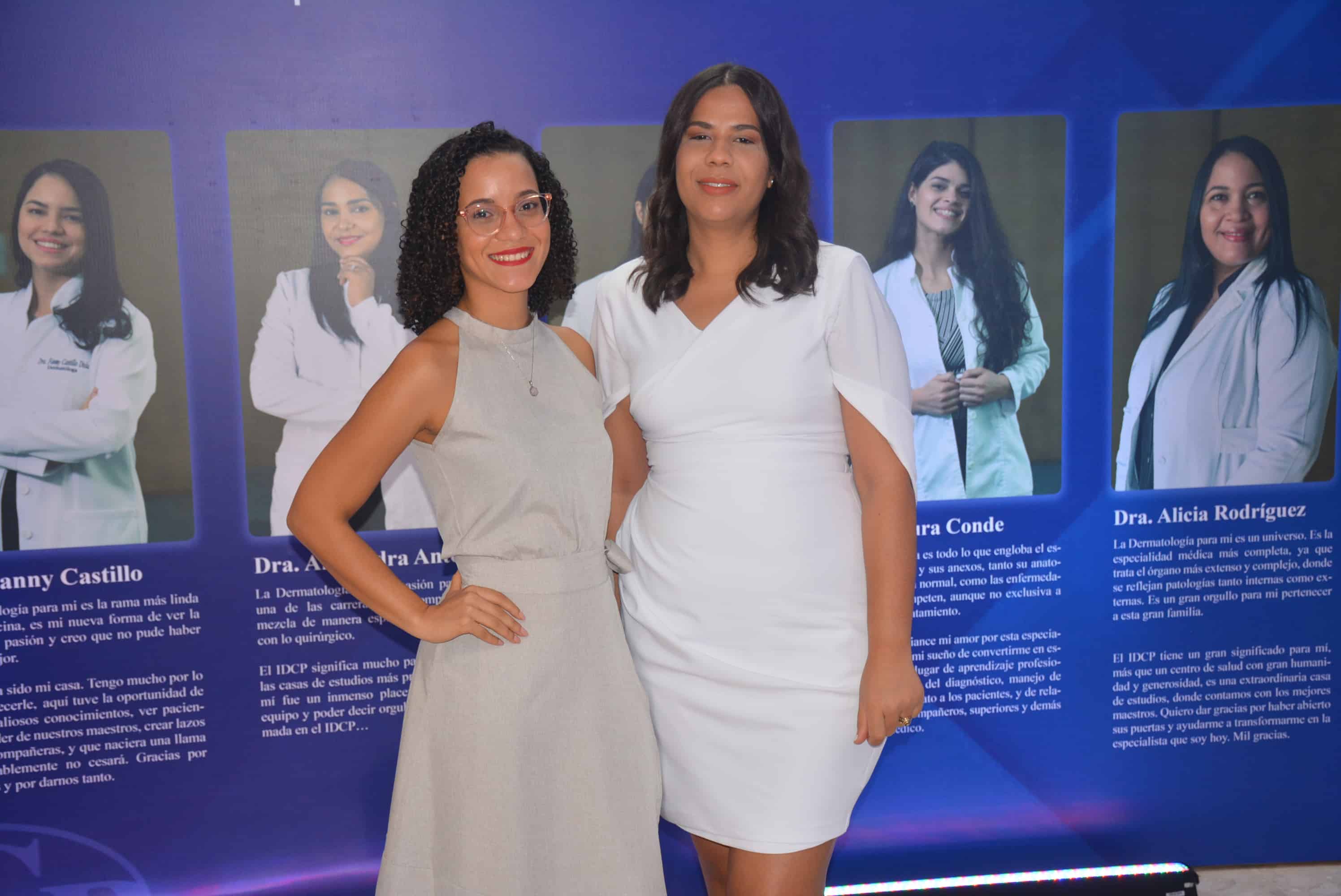 Doctoras Lauri Moscoso y Anny Peña.