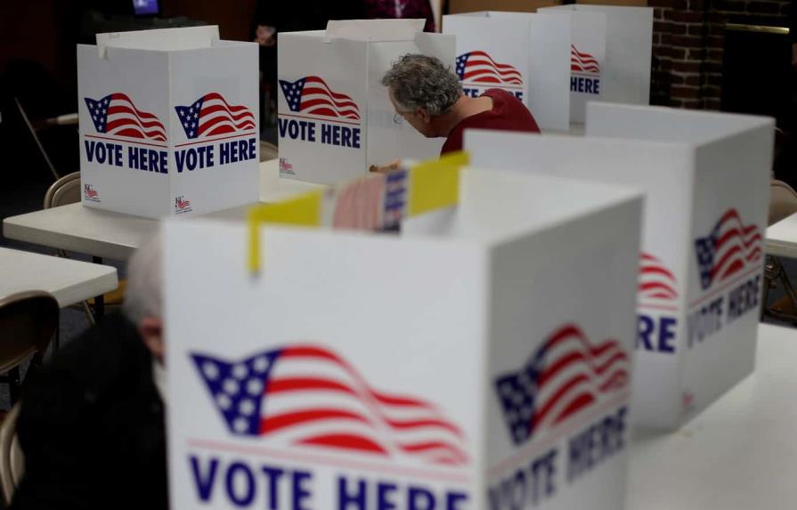 La esperanza de la ola roja republicana se desvanece en elecciones en EEUU