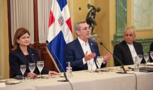 Presidente Abinader habla sobre el Censo con miembros del Episcopado Dominicano