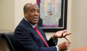 Antonio Almonte: El gobierno no desiste de instalar una barcaza eléctrica en Azua