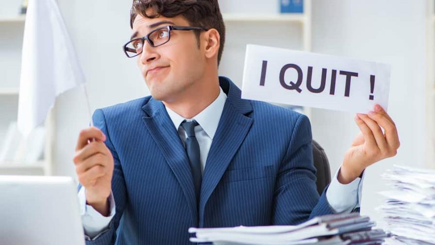 Renunciar ahora a tu trabajo no sería una buena idea Renunciar ahora a tu trabajo no sería una buena idea