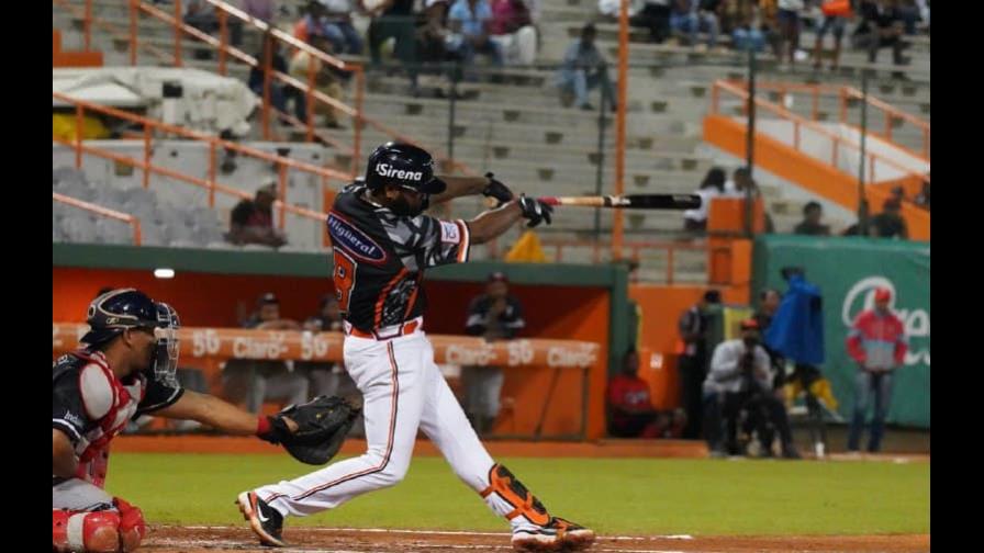 Navarro le da el triunfo a los Toros sobre los Leones