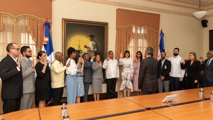 Ministro de la Presidencia juramenta comisión del Inposdom para Plan de Transformación de la entidad
