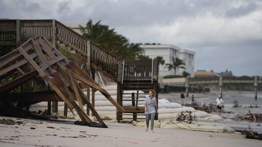 Nicole provocará lluvias y tornados en su trayectoria hacia el norte sobre EEUU
