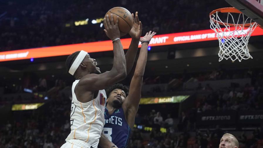 VIDEO | Butler anota 35; Heat vence a Hornets en alargue