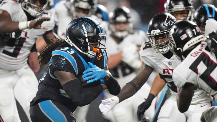 Foreman lleva a Panthers a victoria sobre Falcons