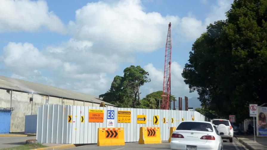 Usuarios quedarán sin servicio eléctrico en Santiago por construcción del monorriel