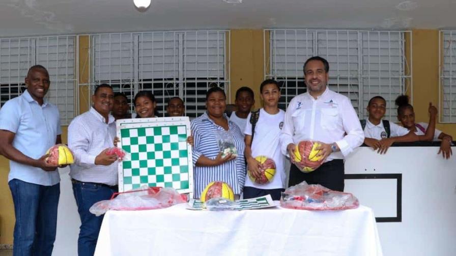 Inefi inicia proceso de entrega utilería deportiva a 122 Distritos Educativos en todo el país Inefi inicia proceso de entrega utilería deportiva a 122 Distritos Educativos en todo el país