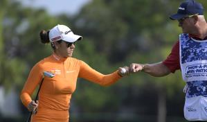Mexicana Fassi logra récord personal y lidera en LPGA