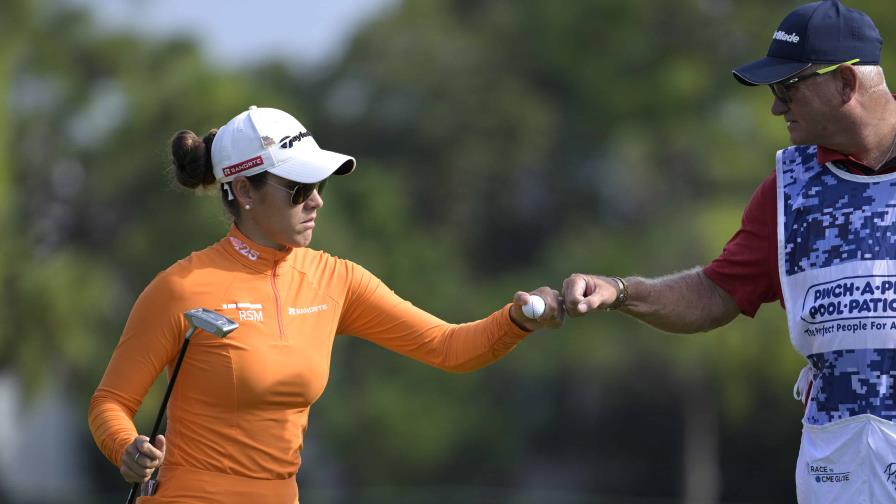 Mexicana Fassi logra récord personal y lidera en LPGA