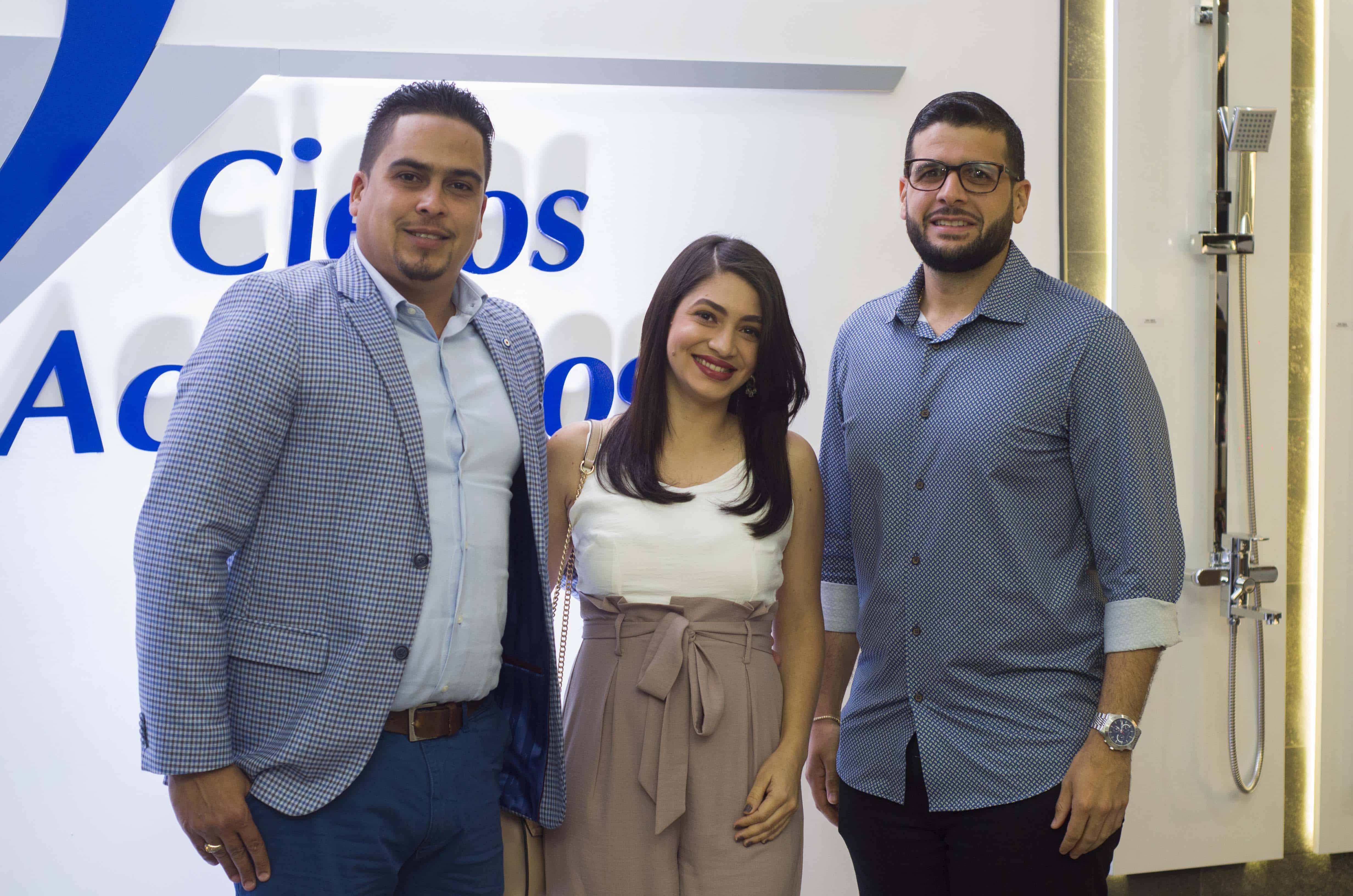 Alan Abreu, Pamela Coo y Richy de los Santos.