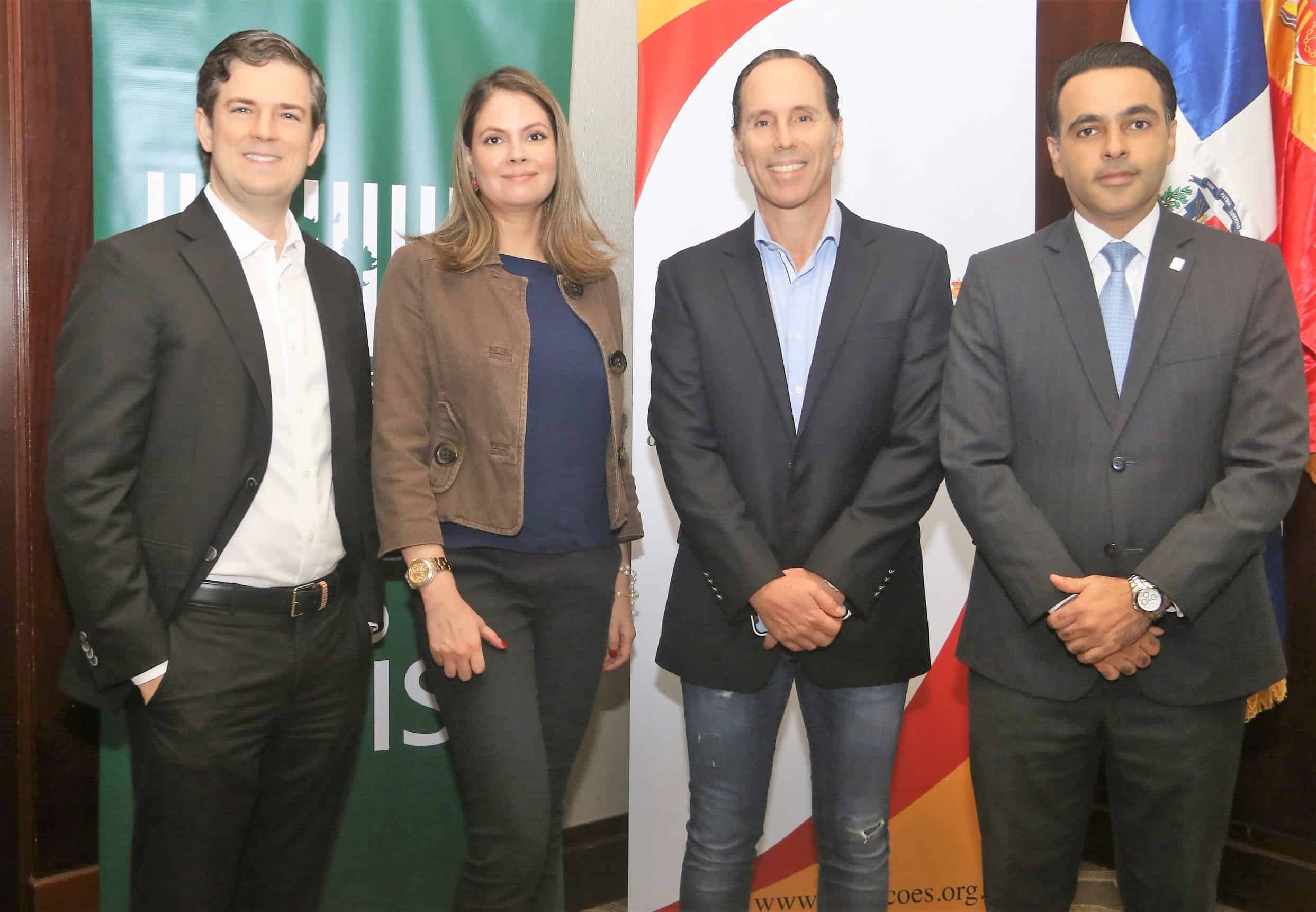 Juan Carlos País, Carla Leal, Leonardo Chamis y Hugo Villanueva.