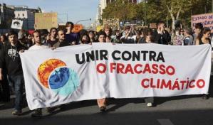 Cientos de personas se movilizan en Portugal contra el cambio climático