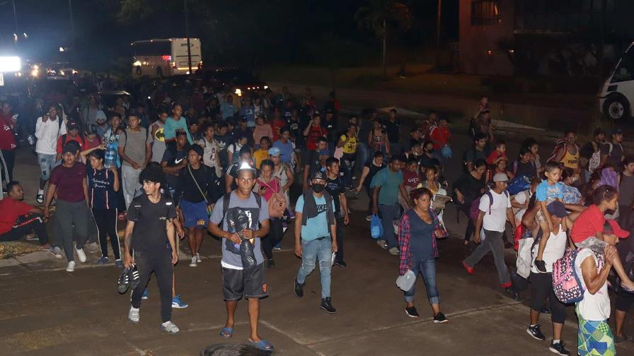 Agentes dispersan caravana de migrantes que saldrían de la mexicana Tapachula