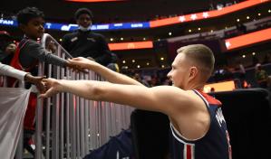 Porzingis anota 31; Wizards ganan a Jazz e hilan 3er triunfo