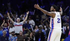 VIDEO | Embiid se destaca con 42 puntos y 76ers vencen a Hawks