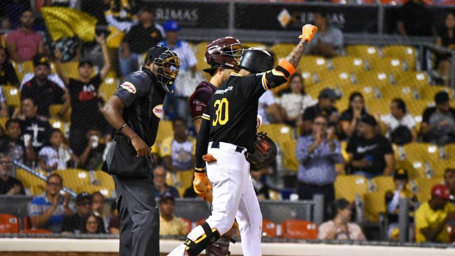 Águilas remontan y derrotan 5-3 a los Gigantes del Cibao Águilas remontan y derrotan 5-3 a los Gigantes del Cibao