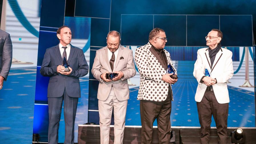 Celebran primera edición de los Glamour Music Awards