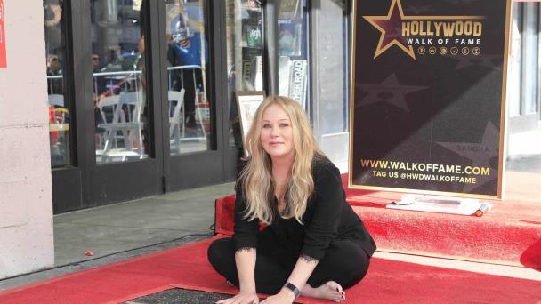 Christina Applegate recibe una estrella en el Paseo de la Fama de Hollywood