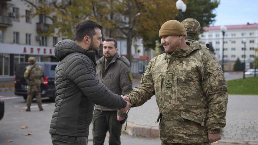 El presidente de Ucrania visita la ciudad liberada de Jersón El presidente de Ucrania visita la ciudad liberada de Jersón