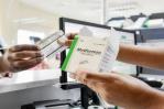 Usuarios de Senasa enfrentan largas esperas para comprar medicamentos