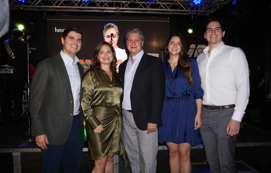 Lungomare Bar & Lounge rinde homenaje al fenecido productor de televisión Agusto Guerrero