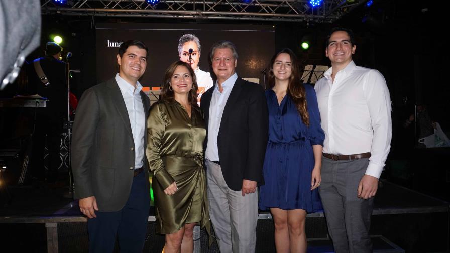 Lungomare Bar & Lounge rinde homenaje al fenecido productor de televisión Agusto Guerrero