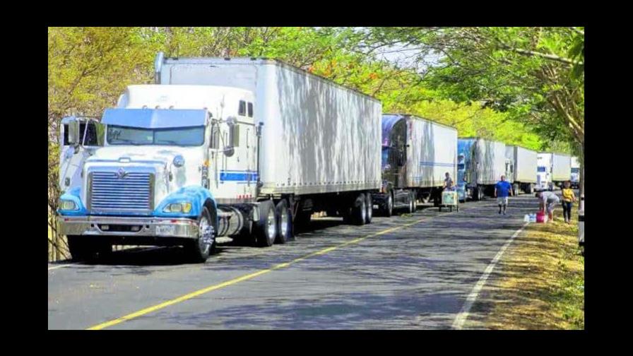 Transportistas protestan por alza en combustibles en Guatemala Transportistas protestan por alza en combustibles en Guatemala