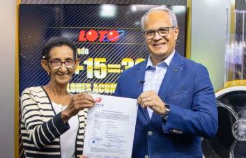 Ama de casa gana 32 millones de pesos en la Loto