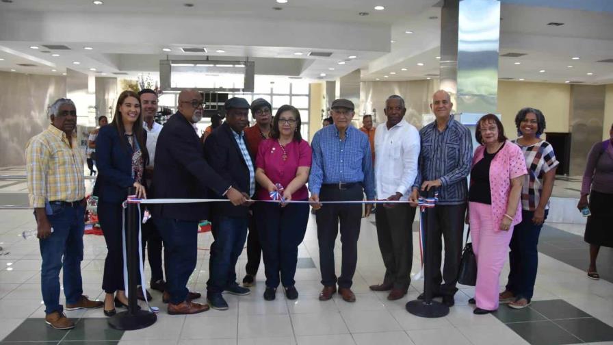 UASD exhibe obras del Premio Nacional de Literatura Manuel Matos Moquete