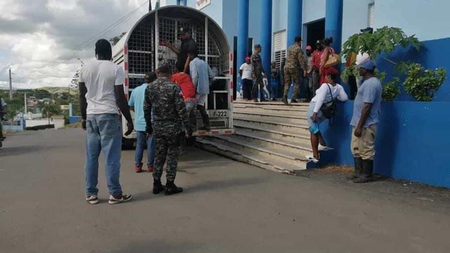 Policía apresa a 20 inmigrantes haitianos ilegales en El Seibo