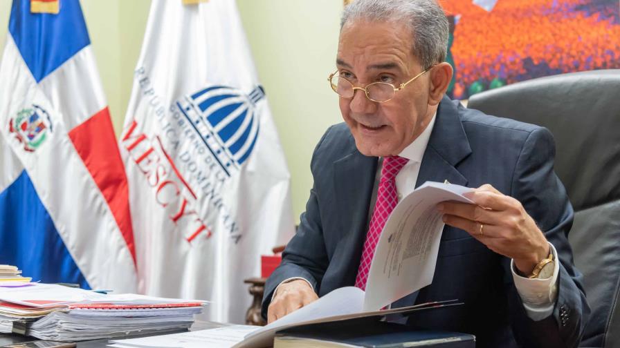 García Fermín defiende el proyecto de revisión de la normativa sobre docentes de excelencia García Fermín defiende el proyecto de revisión de la normativa sobre docentes de excelencia