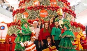 &Aacute;gora Mall inaugura la Navidad con su ic&oacute;nico &Aacute;rbol que Canta
