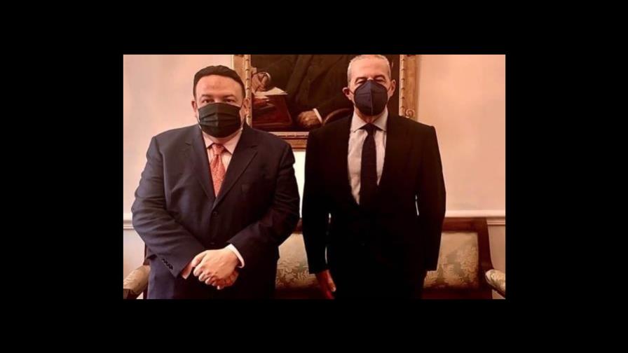 Miguel Reyes Sánchez recibe credencial de la Real Academia de Historia de España Miguel Reyes Sánchez recibe credencial de la Real Academia de Historia de España