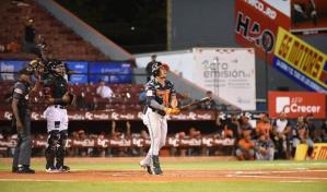 Enmanuel Valdez da jonrón y Toros resisten un noveno amenazante de los Gigantes