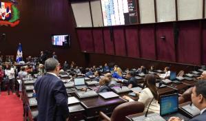 Sin debates, diputados aprueban segunda enmienda a contrato con Pfizer