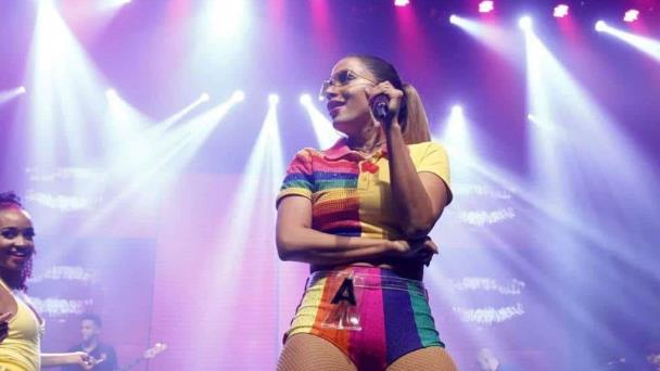 Los latinos Anitta y Omar Apollo, candidatos al Latin Grammy a mejor nuevo artista