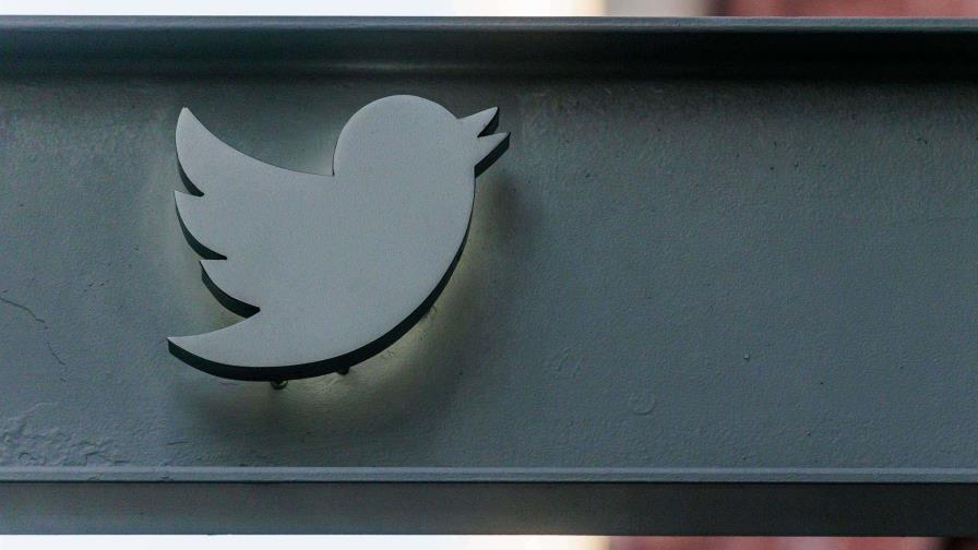 El “check” azul de Twitter premia el odio y la desinformación