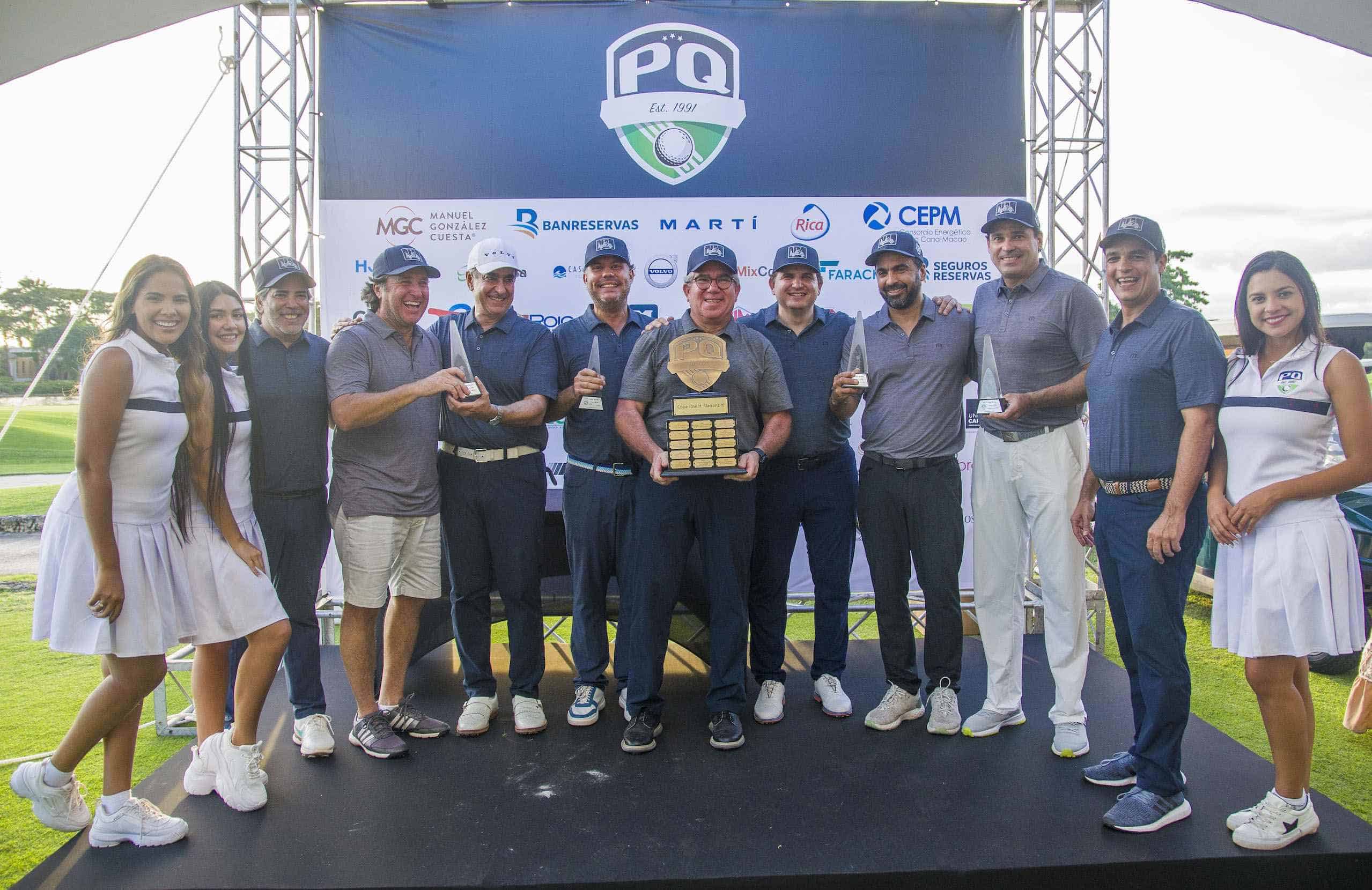 Roberto Pérez Treviño, Rafael Luciano, Emmanuel Rivera y Kiko Cabrera junto a directivos del PQ.